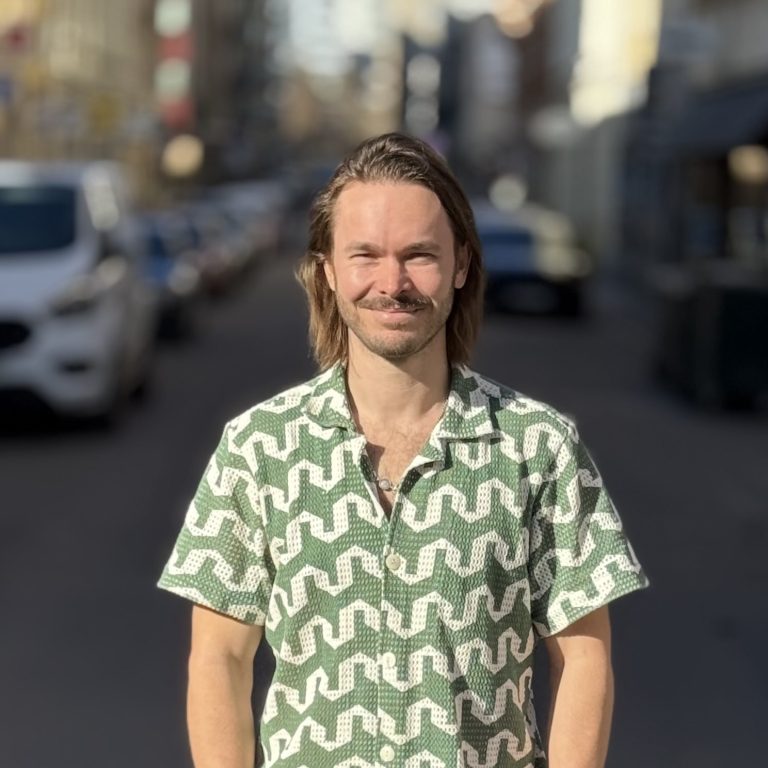 Simon – frisör och barberare på GRO i Göteborg